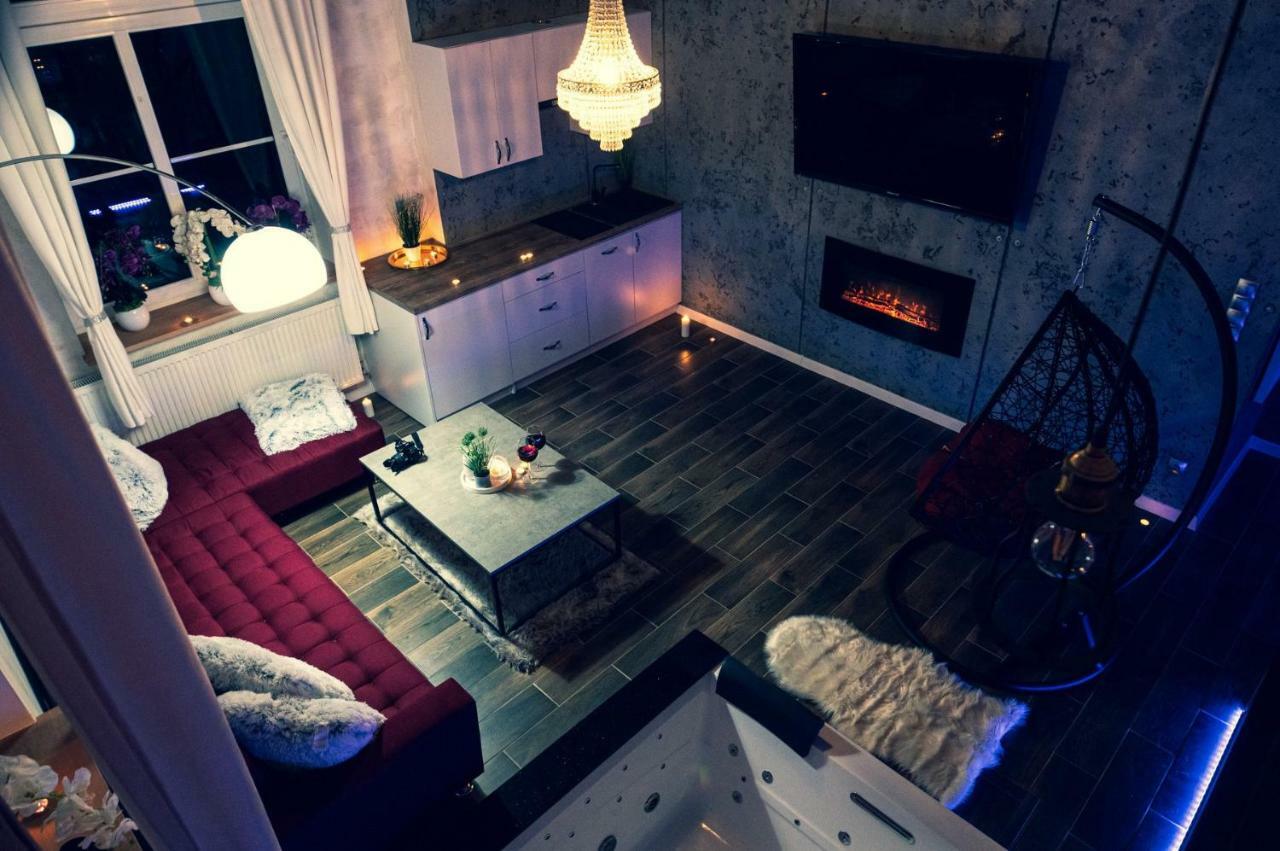 Apartment Minus *