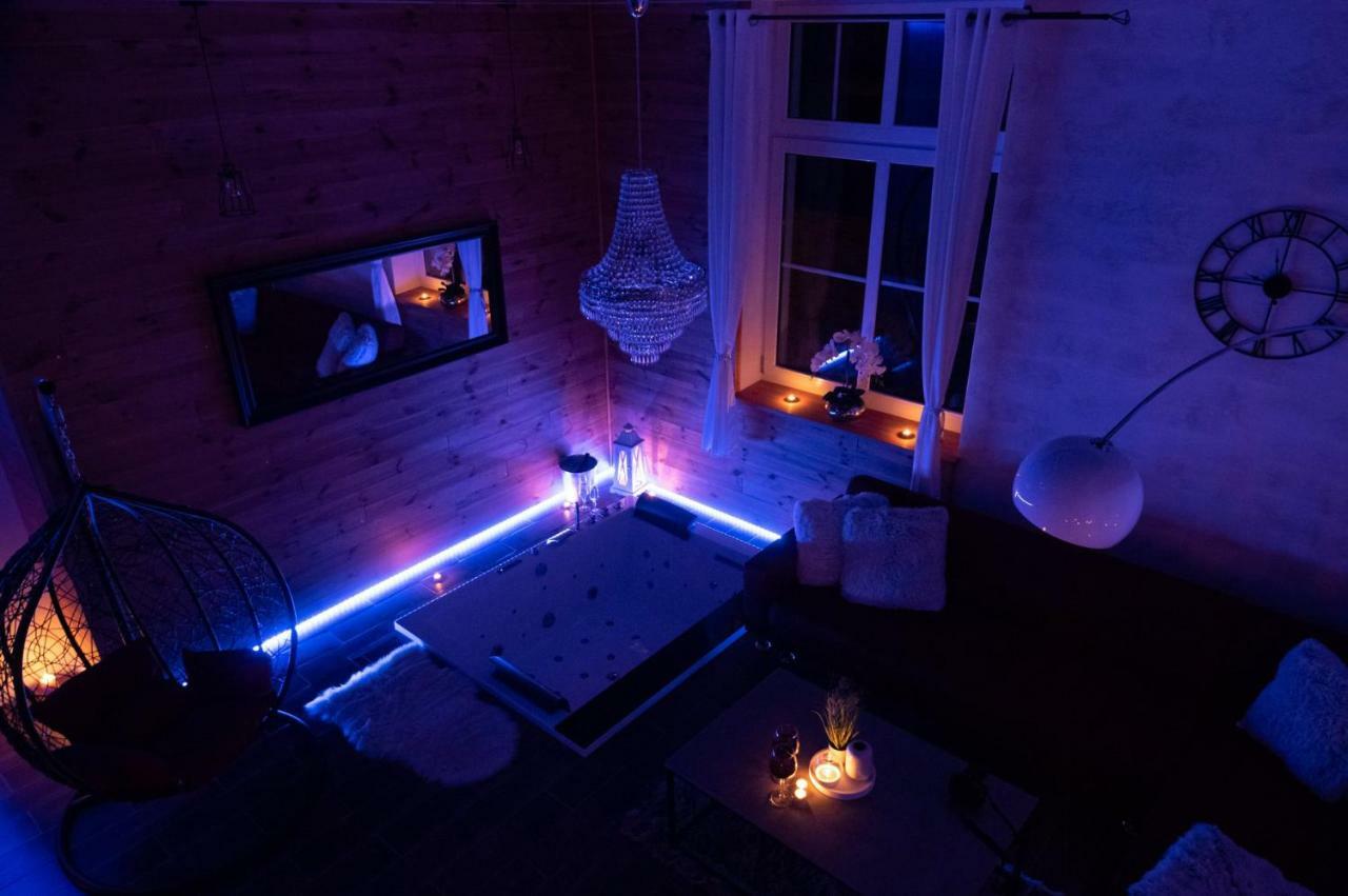 Apartment Minus